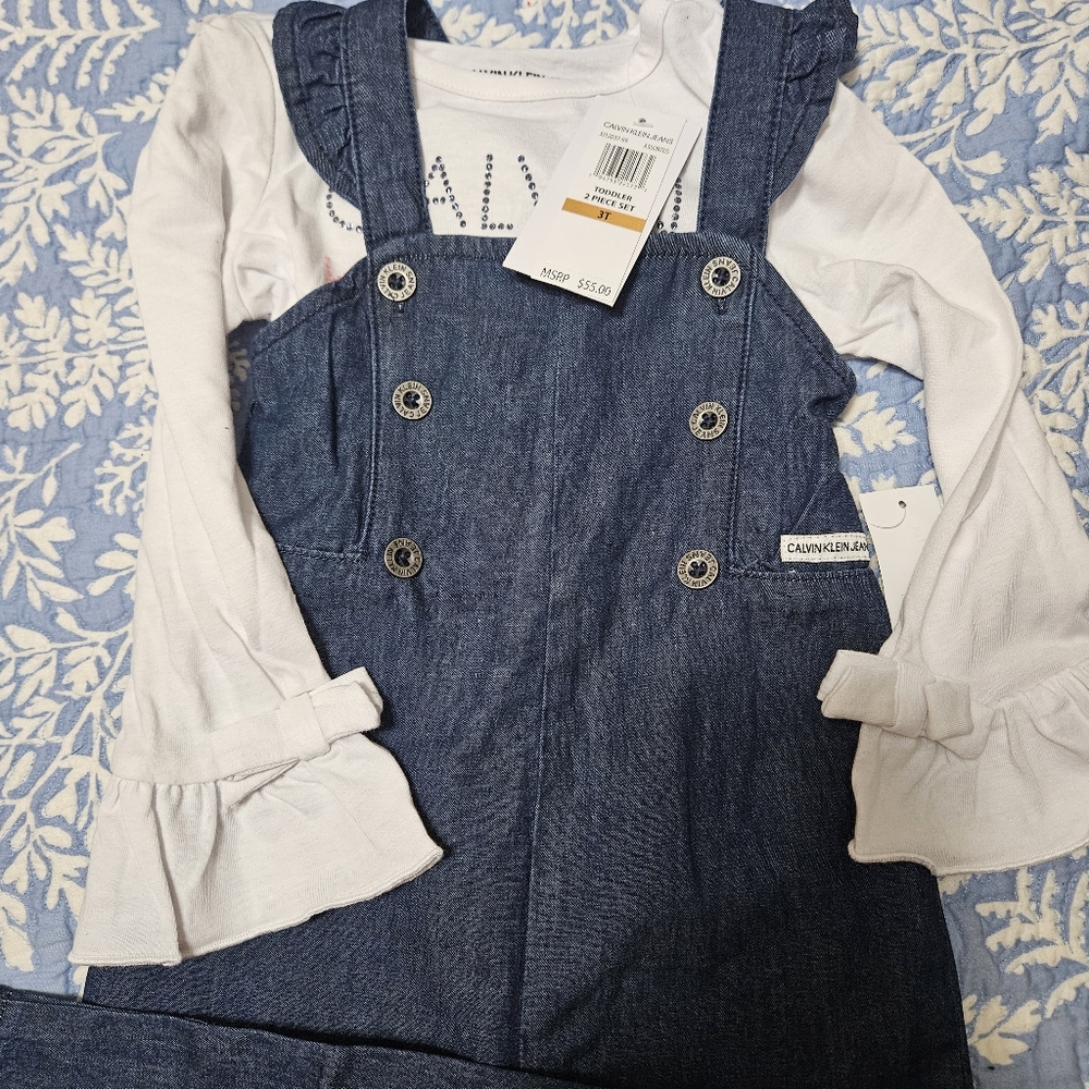 3T Calvin Klein 2 Piece set Overalls